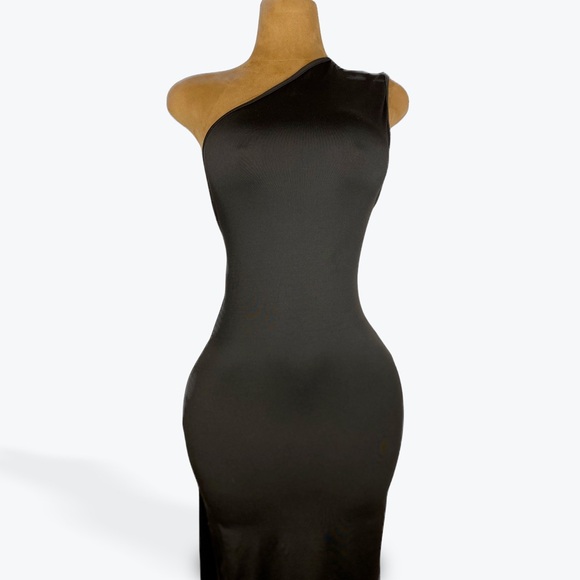 Elegant One-Shoulder dress - Picture 12 of 15